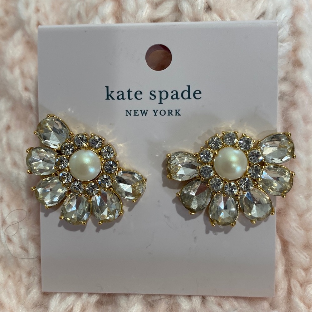 ♠️Kate spade cluster floral earrings♠️ - Picture 1 of 6